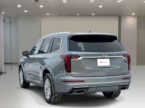 Certified 2025 Cadillac XT6 Luxury AWD/4WD image 3