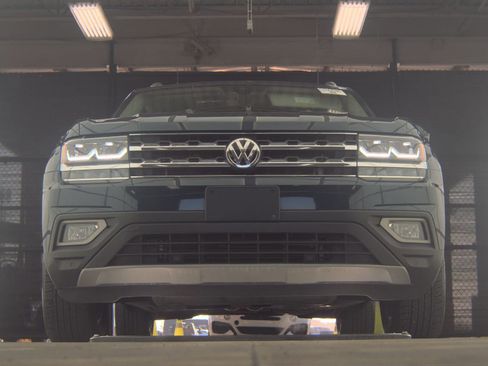 Used 2018 Volkswagen Atlas SEL AWD/4WD image 4
