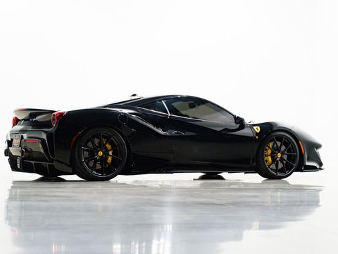 Used 2020 Ferrari 488 Pista image 9