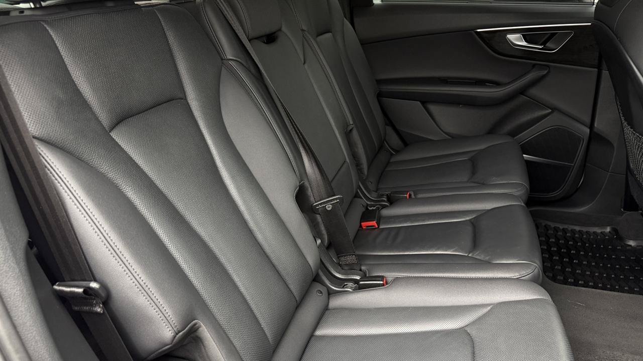 Used 2023 Audi Q7 2.0T Premium Plus w/ Premium Plus Package AWD/4WD image 44