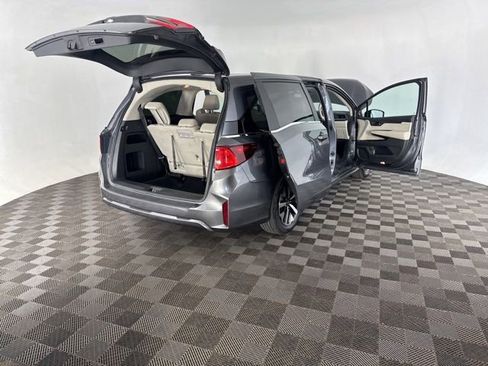 Certified 2025 Honda Odyssey EX-L image 17