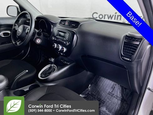 Used 2015 Kia Soul FWD image 26