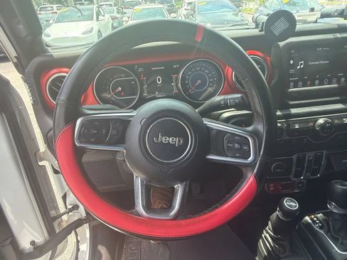 Used 2019 Jeep Wrangler Unlimited Rubicon AWD/4WD image 9
