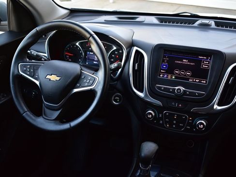 Used 2023 Chevrolet Equinox LT w/ Driver Convenience Package image 30