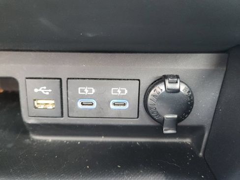 Used 2022 Toyota Highlander XSE FWD image 34