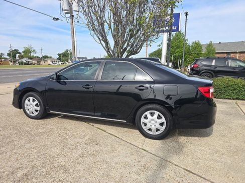Used 2014 Toyota Camry LE FWD image 13