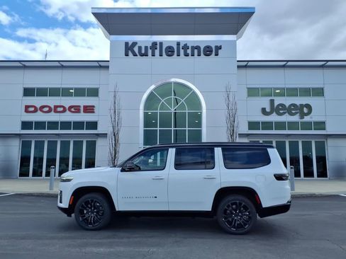 New 2026 Jeep Grand Wagoneer Summit AWD/4WD image 1