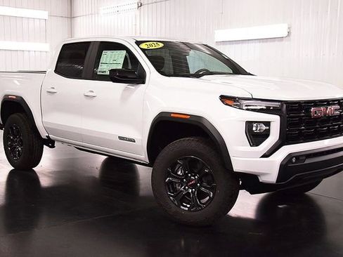 New 2025 GMC Canyon Elevation w/ Convenience Package image 1