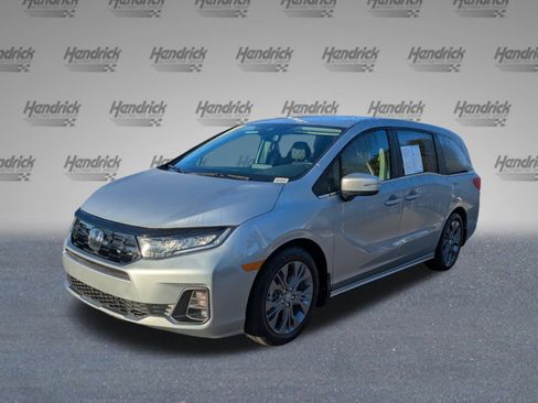 Certified 2025 Honda Odyssey Touring image 8