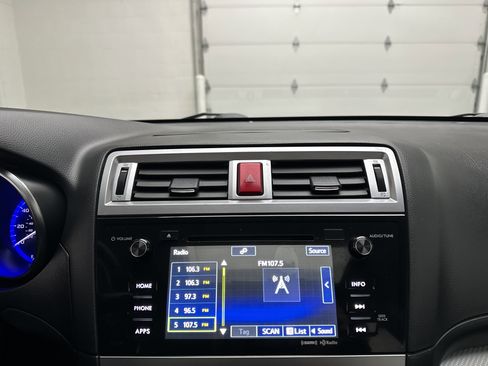 Used 2015 Subaru Legacy 2.5i Premium w/ Moonroof Package image 28