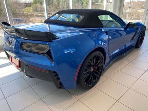 Used 2015 Chevrolet Corvette Z06 w/ 3LZ Preferred Equipment Group image 4