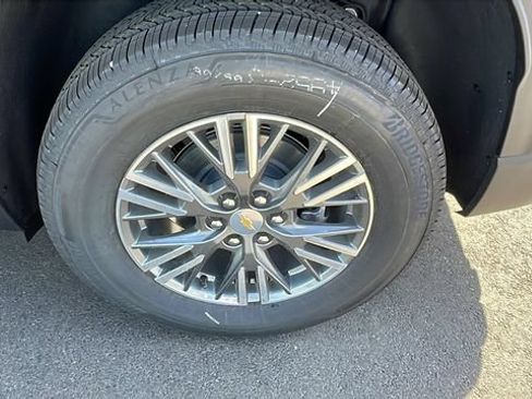New 2026 Chevrolet Traverse LT w/ LPO, Floor Liner Package FWD image 29