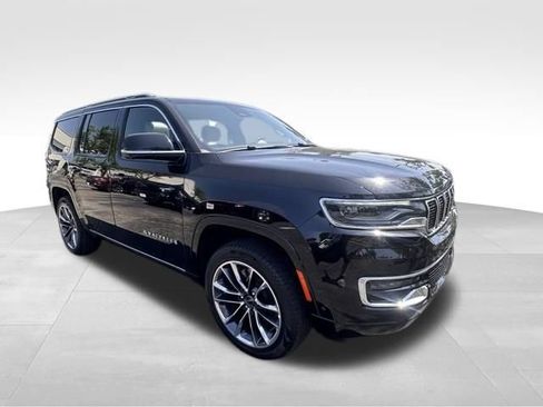 Used 2025 Jeep Wagoneer Series III w/ Premium Group I AWD/4WD image 9