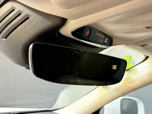 Used 2018 Volvo XC60 T5 Inscription w/ Convenience Package image 18