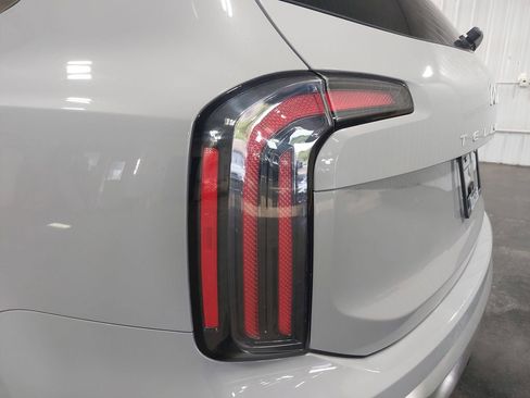 Used 2023 Kia Telluride AWD image 36