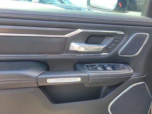 Used 2024 RAM 1500 Laramie AWD/4WD image 18