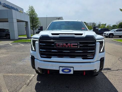 Used 2025 GMC Sierra 2500 AT4 AWD/4WD image 7