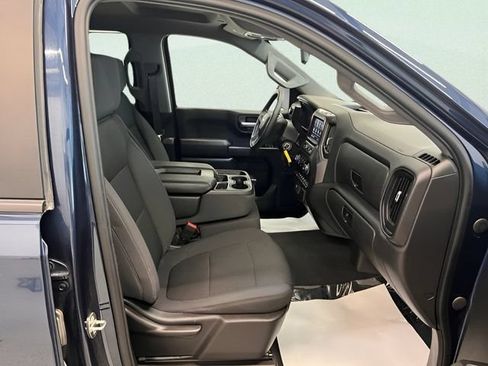 Used 2020 Chevrolet Silverado 1500 Custom w/ Custom Value Package AWD/4WD image 7