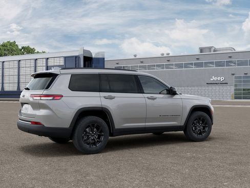 New 2026 Jeep Grand Cherokee L 4WD image 4