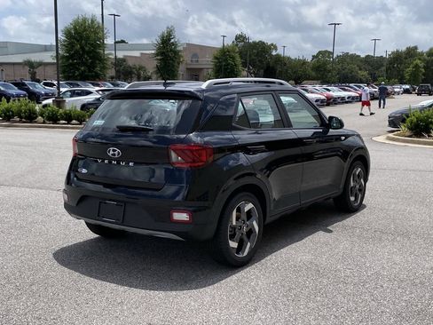 New 2026 Hyundai Venue SEL FWD image 8