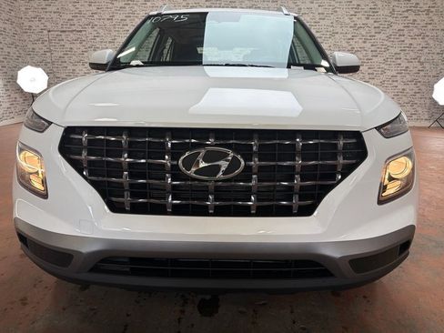 New 2026 Hyundai Venue SEL FWD image 2