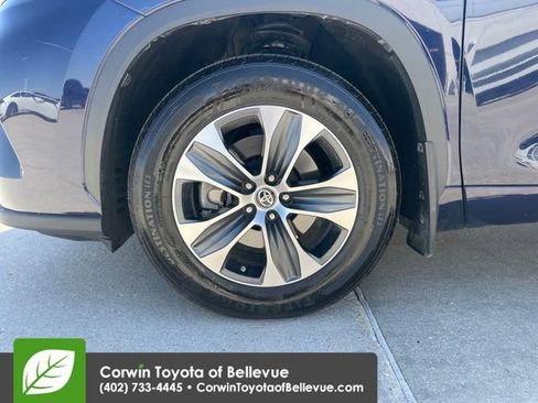 Certified 2021 Toyota Highlander XLE AWD/4WD image 26