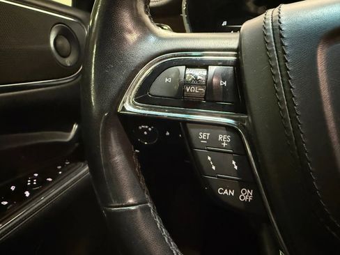 Used 2019 Lincoln Continental Reserve image 24