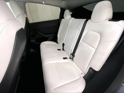 Used 2023 Tesla Model Y Long Range AWD/4WD image 22