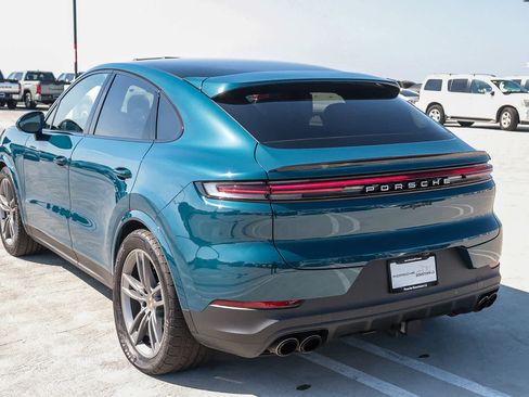 Used 2025 Porsche Cayenne image 9