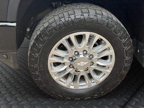 Used 2020 Chevrolet Silverado 2500 High Country w/ Z71 Off-Road Package AWD/4WD image 10