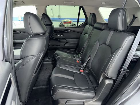 Used 2025 Honda Pilot EX-L image 17