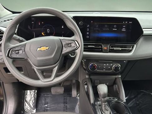 Used 2025 Chevrolet TrailBlazer LT AWD/4WD image 10
