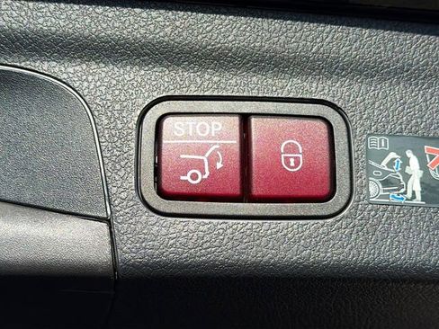 Used 2025 Mercedes-Benz GLE 350 4MATIC image 13