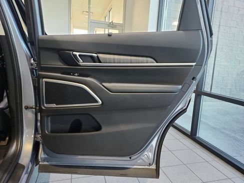 Certified 2024 Kia Telluride EX w/ EX Captain's Chair Package AWD/4WD image 29