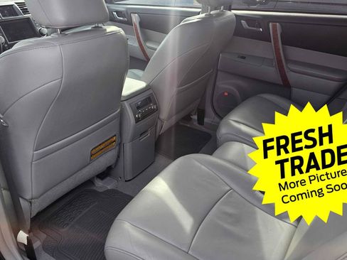 Used 2010 Toyota Highlander Limited image 7