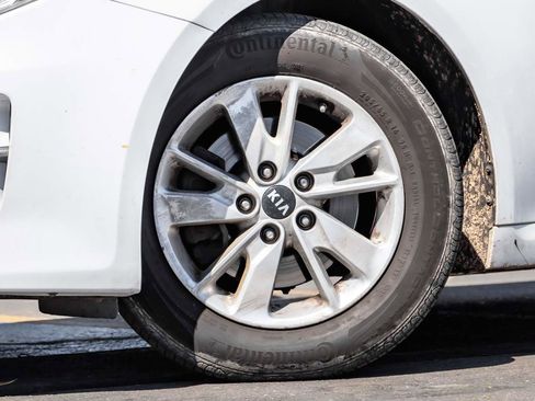 Used 2017 Kia Optima LX image 6