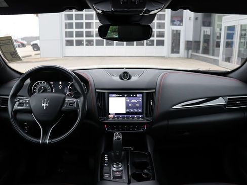 Used 2022 Maserati Levante Modena image 17