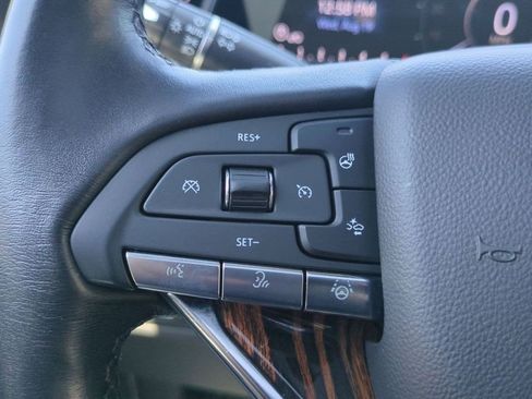 Certified 2023 Cadillac Escalade ESV Premium Luxury w/ Performance Package AWD/4WD image 28