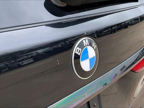 Used 2022 BMW X7 xDrive40i w/ M Sport Package image 31