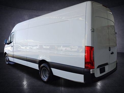 Used 2020 Mercedes-Benz Sprinter 3500 image 3