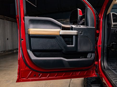 Used 2022 Ford F250 Lariat image 27