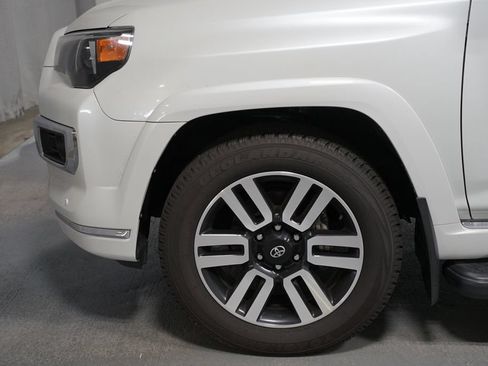 Used 2024 Toyota 4Runner Limited AWD/4WD image 5
