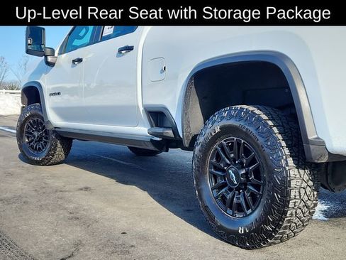 Used 2025 Chevrolet Silverado 2500 ZR2 w/ Technology Package image 17