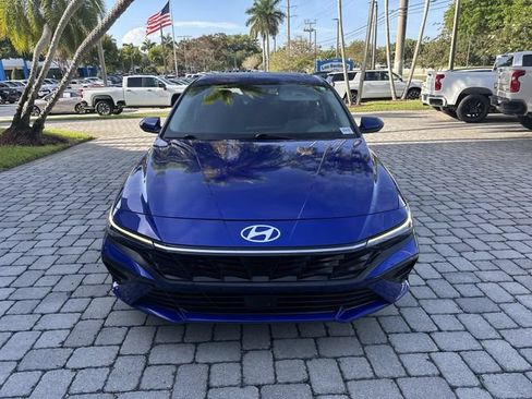 Used 2025 Hyundai Elantra SEL FWD image 18