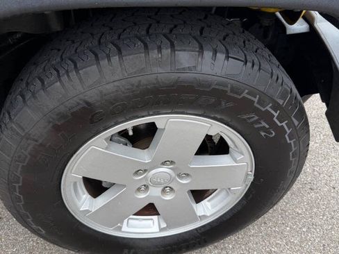 Used 2009 Jeep Wrangler Unlimited X RWD image 43