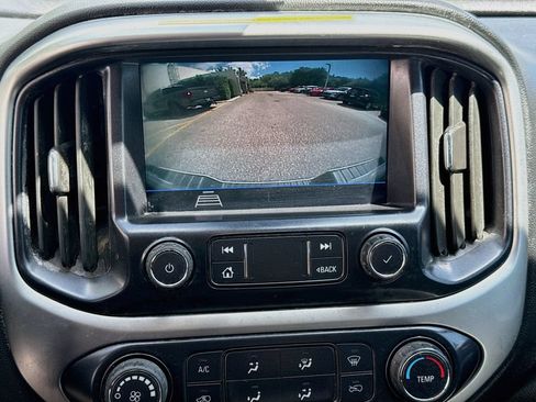 Used 2022 Chevrolet Colorado LT w/ Fleet Safety Package RWD image 15