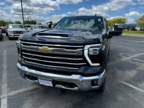 Used 2024 Chevrolet Silverado 2500 LTZ AWD/4WD image 5