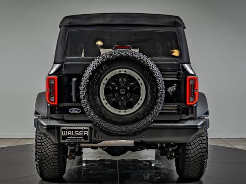 Used 2022 Ford Bronco Badlands w/ Sasquatch Package AWD/4WD image 6