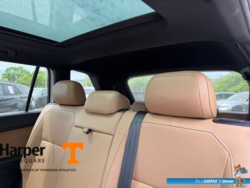 Used 2024 Volkswagen Tiguan SE R-Line image 9