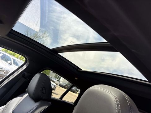 Used 2025 BMW X4 xDrive30i w/ M Sport Package AWD/4WD image 26